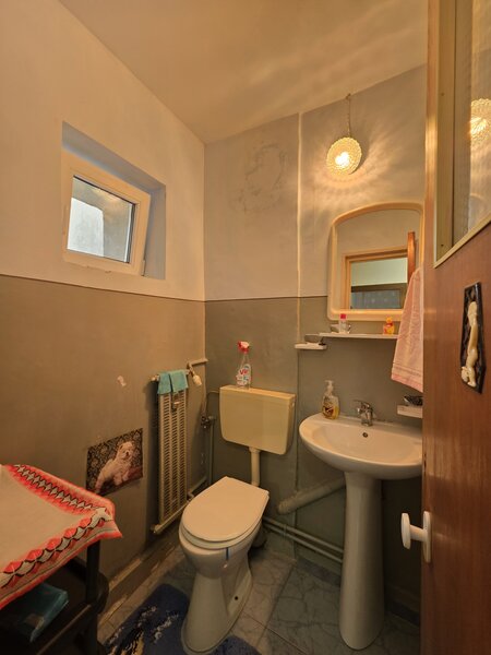 Piata Trapezului, 1 minut metrou,