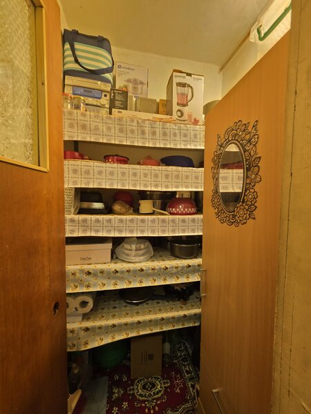 Piata Trapezului, 1 minut metrou,